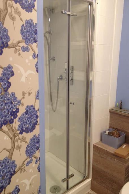 Charming English Style Studio Flat London Luaran gambar