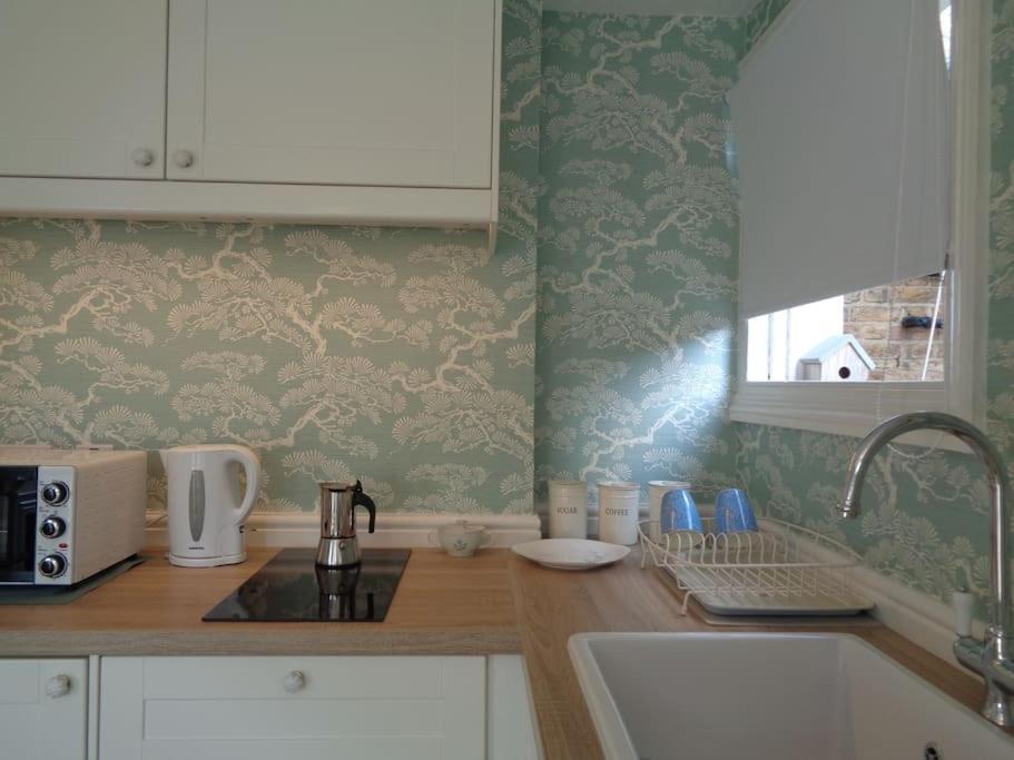 Charming English Style Studio Flat London Luaran gambar
