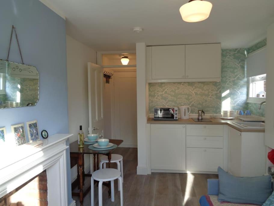 Charming English Style Studio Flat London Luaran gambar