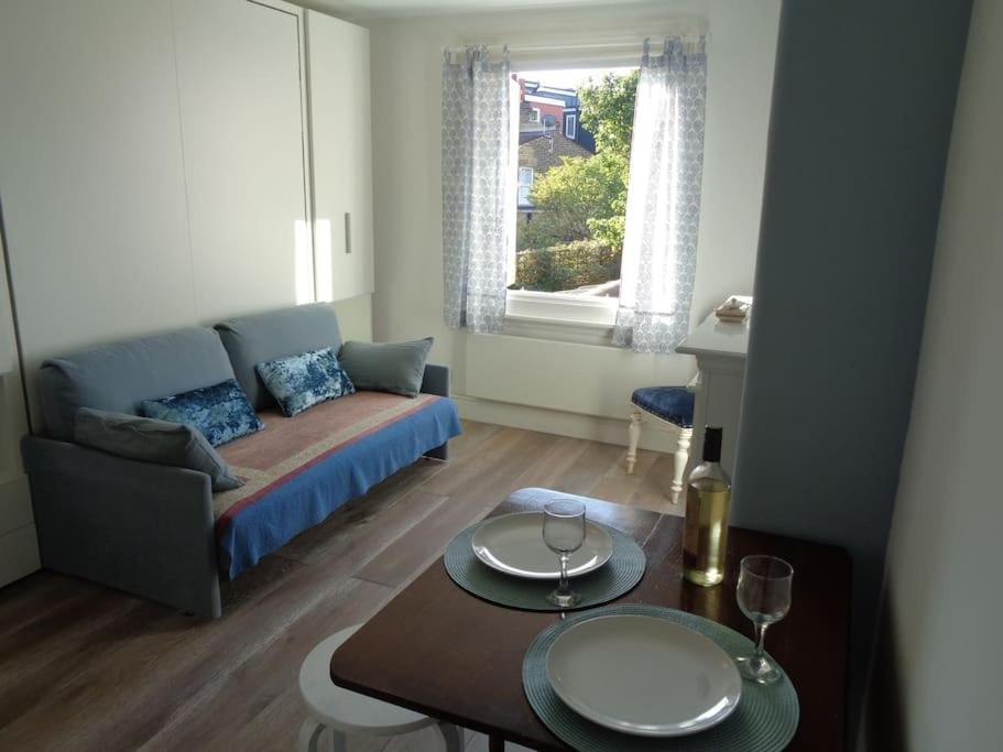Charming English Style Studio Flat London Luaran gambar