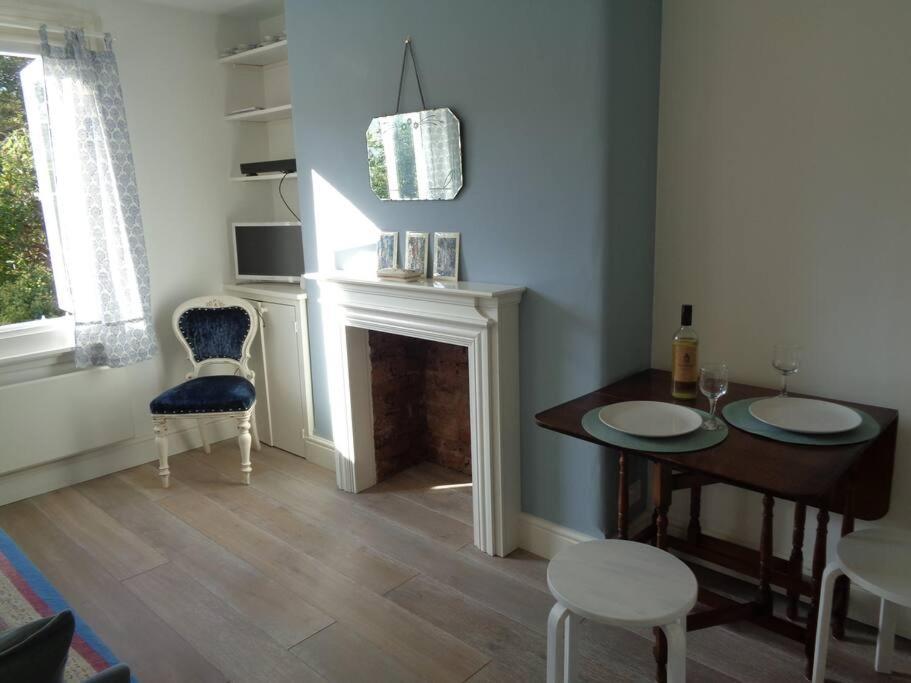 Charming English Style Studio Flat London Luaran gambar